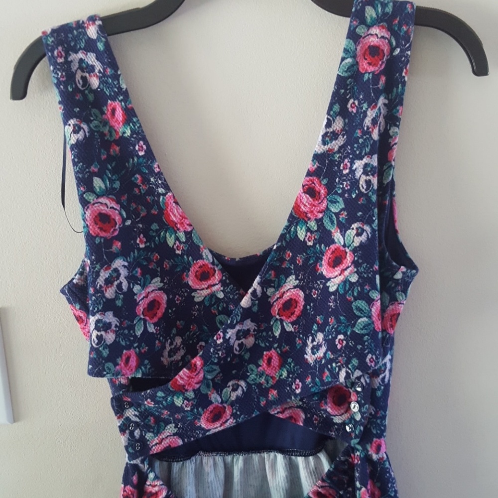****SOLD***Lauren Conrad Floral dress - Picture 4 of 6